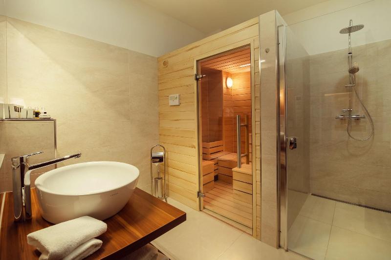City Residence Apartment Hotel image