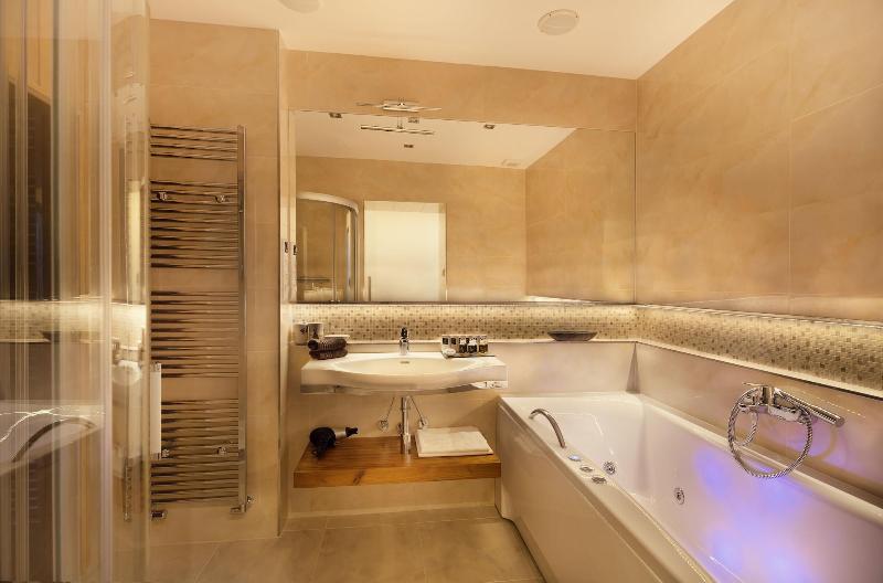 City Residence Apartment Hotel image