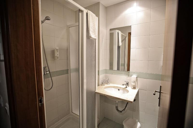 Hotel Recinto image