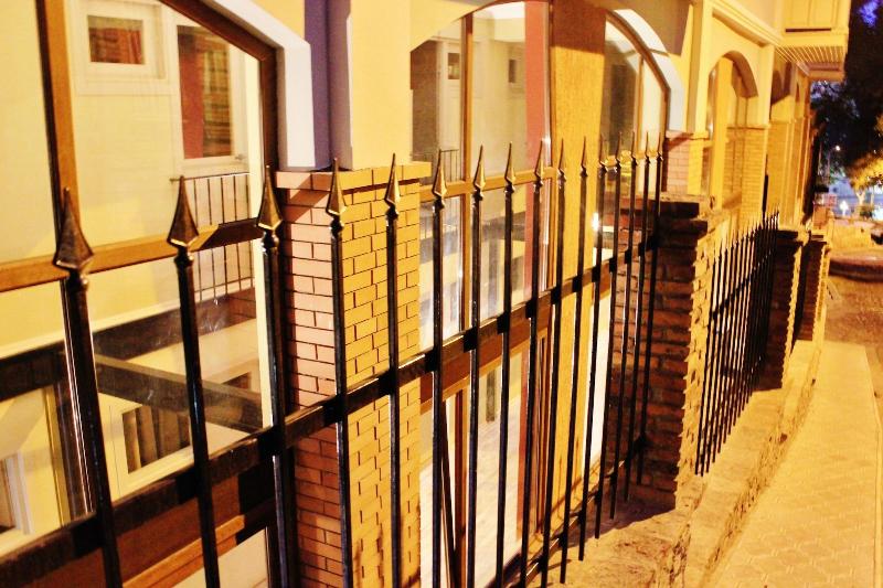 Red Fox Guesthouse image