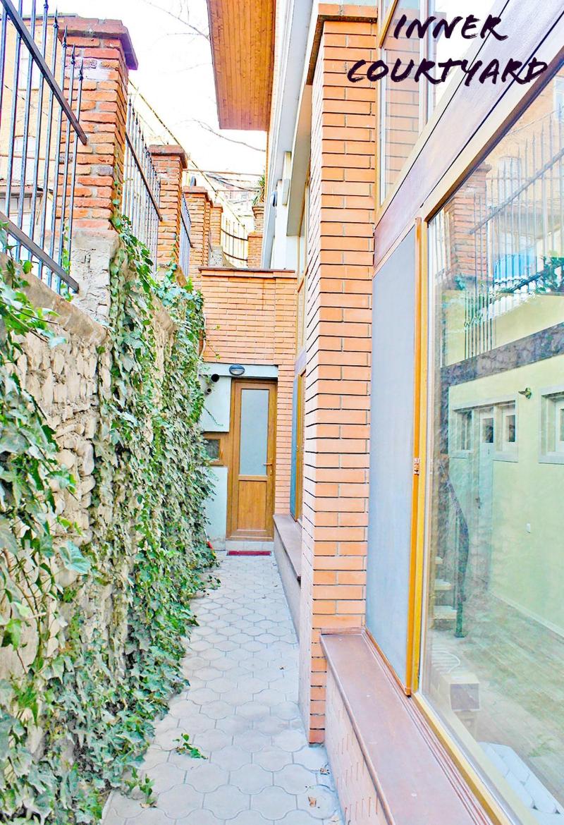 Red Fox Guesthouse image