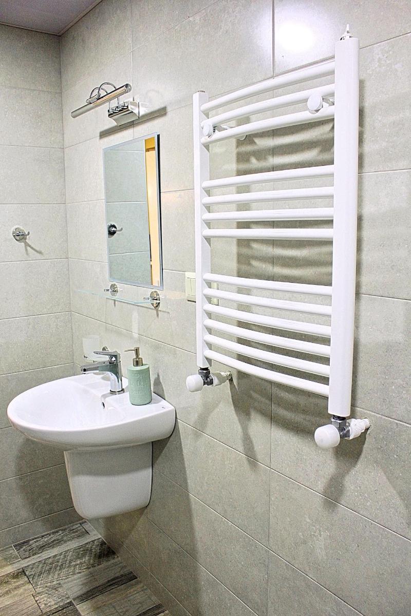 Red Fox Guesthouse image