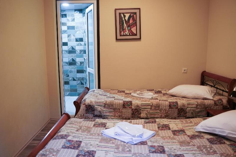 Red Fox Guesthouse image