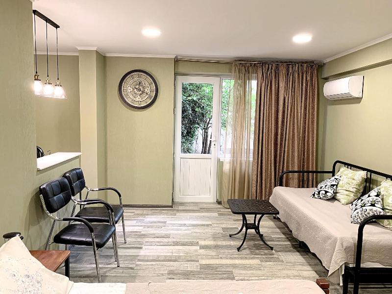 Red Fox Guesthouse image