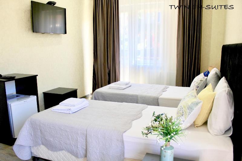 Red Fox Guesthouse image