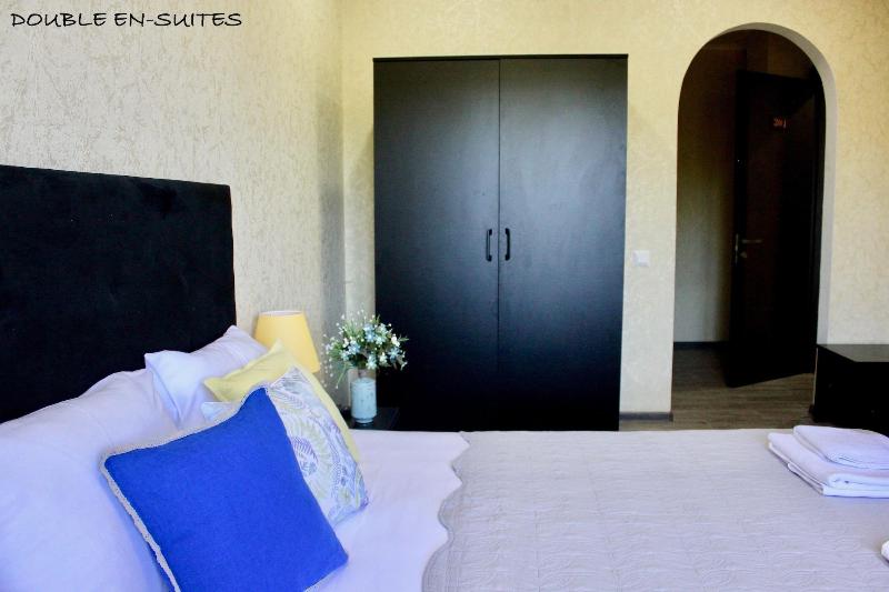 Red Fox Guesthouse image