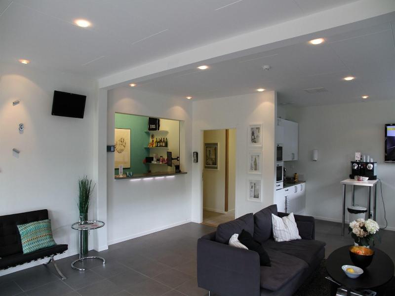 Flygplatshotellet image