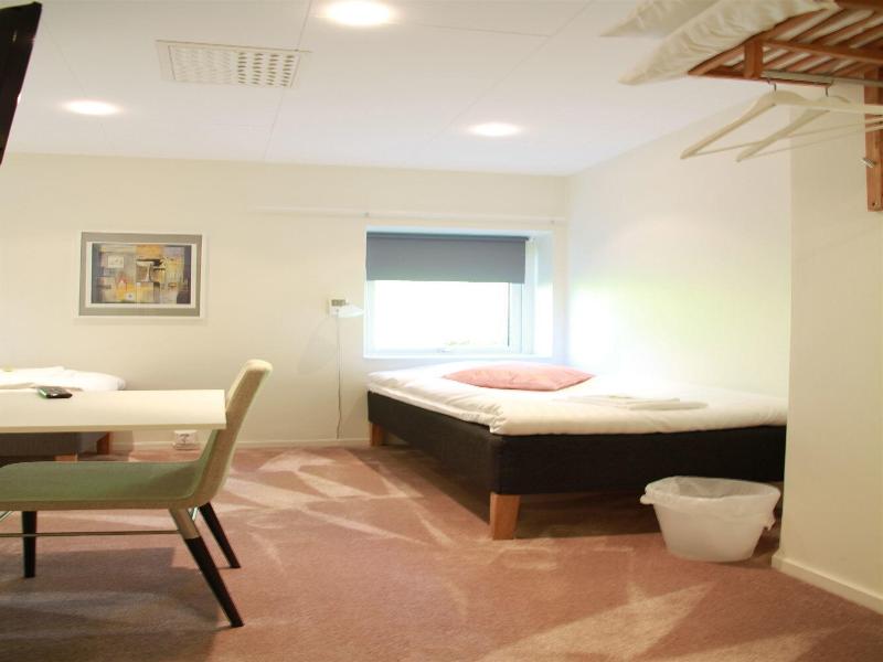 Flygplatshotellet image