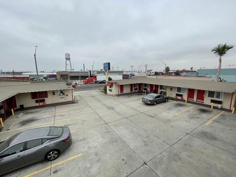 Hiland Motel image