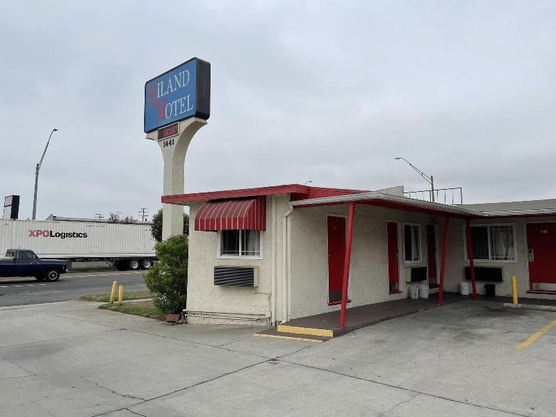 Hiland Motel image