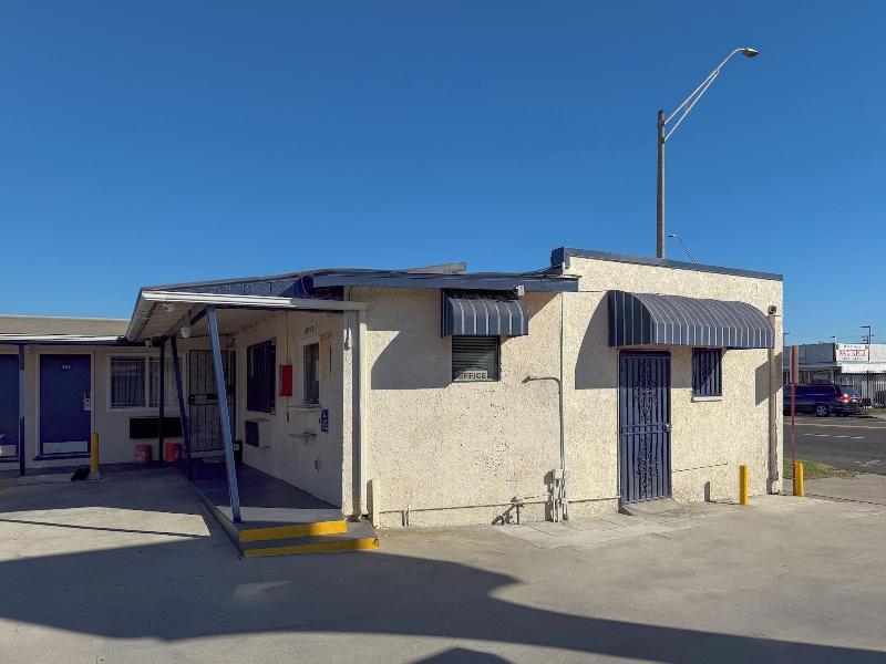 Hiland Motel image
