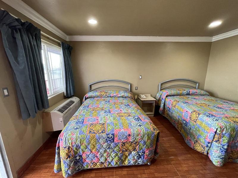 Hiland Motel image