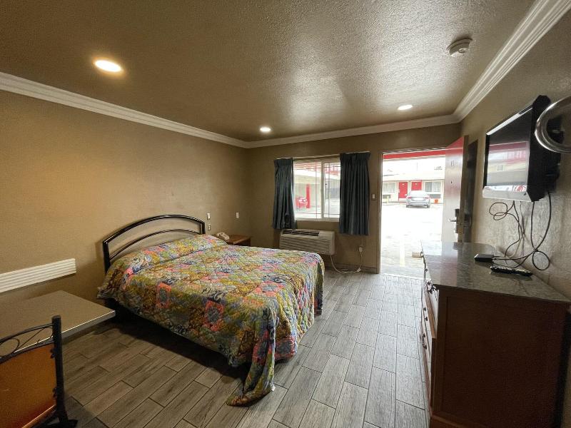 Hiland Motel image