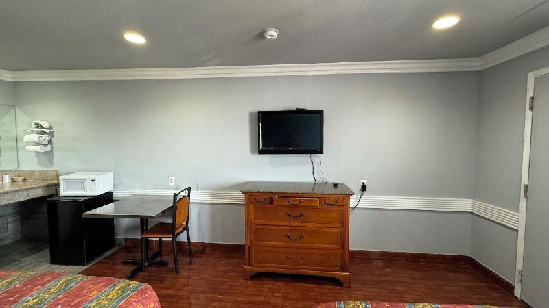 Hiland Motel image