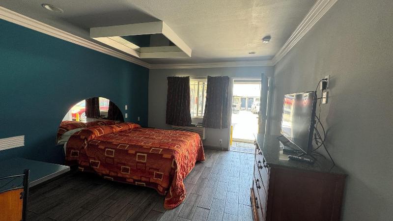 Hiland Motel image
