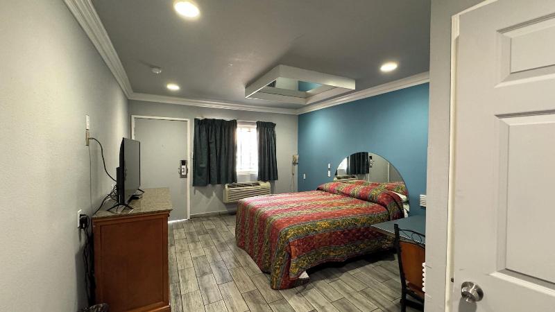 Hiland Motel image