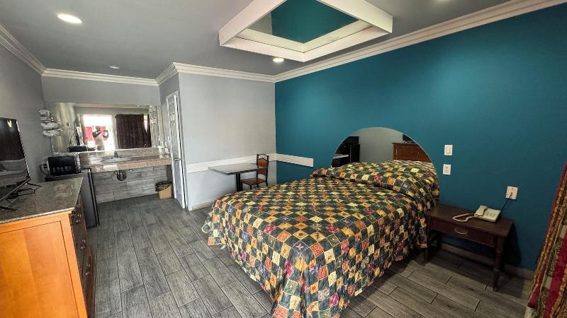 Hiland Motel image