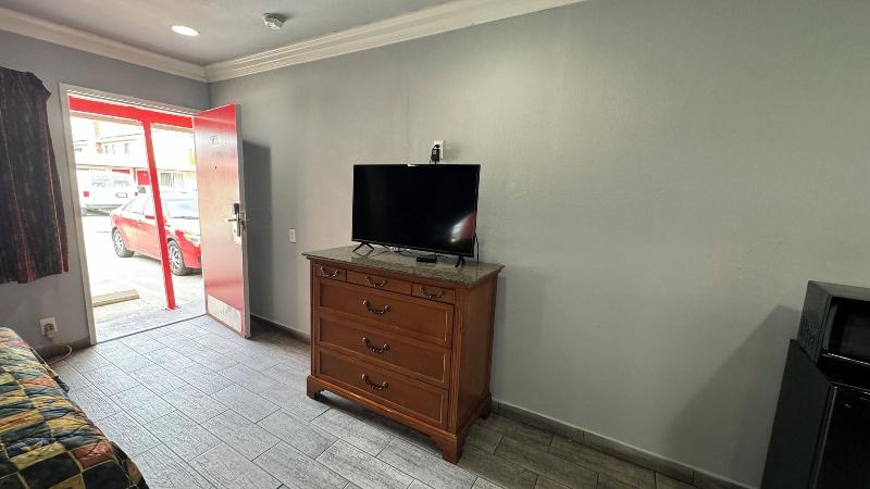 Hiland Motel image