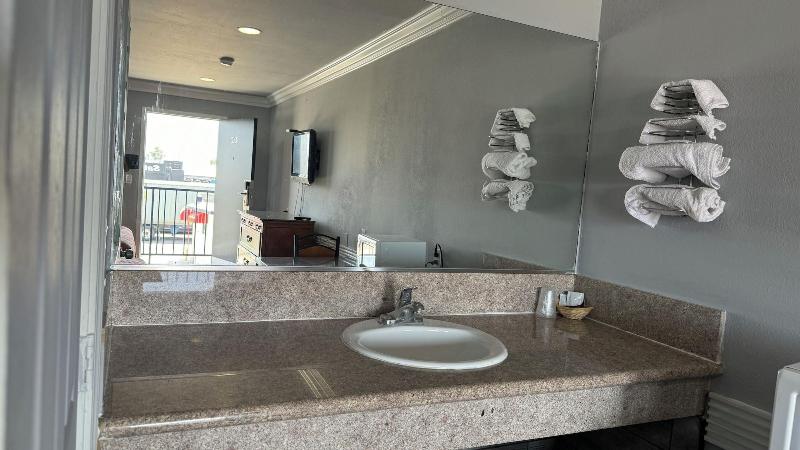 Hiland Motel image
