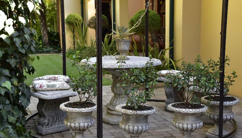 Lamor Guest House