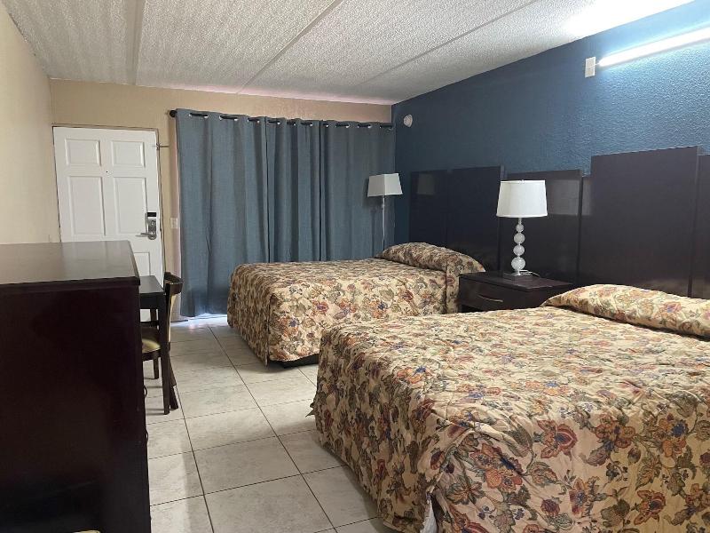 Royal Inn image