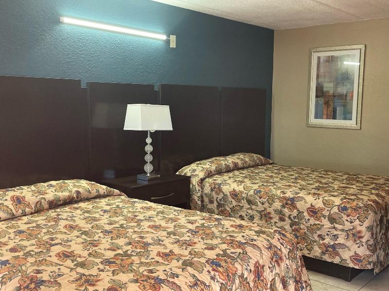 Royal Inn image