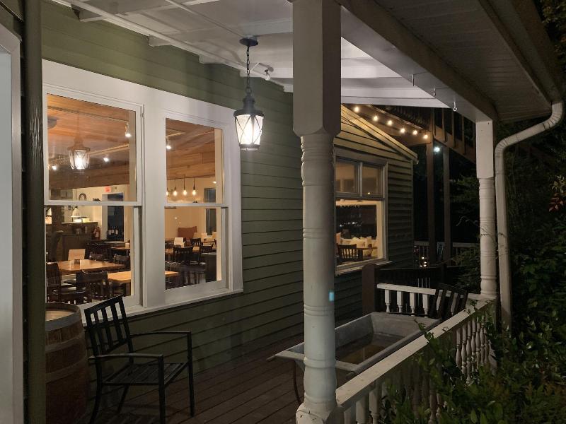 Woodbridge Inn Tavern image