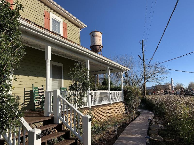Woodbridge Inn Tavern image