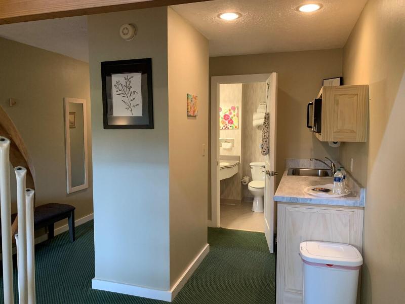 Woodbridge Inn Tavern image