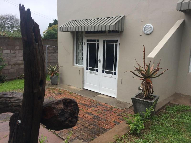 30 On Oatlands Road