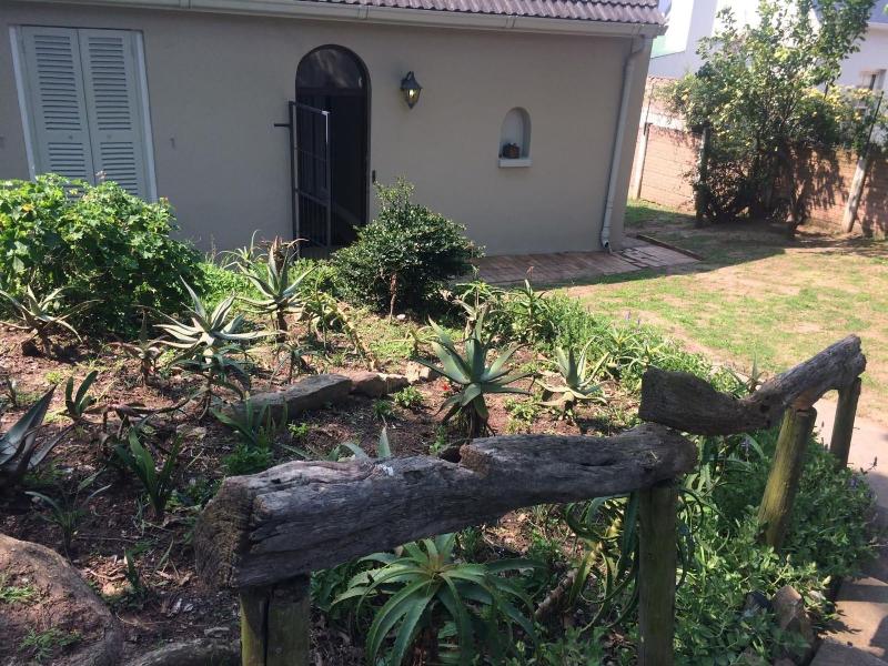 30 On Oatlands Road