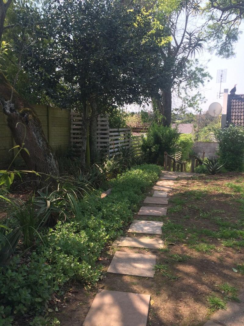 30 On Oatlands Road