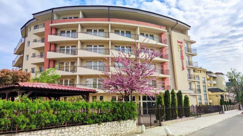 Hotel Veris image