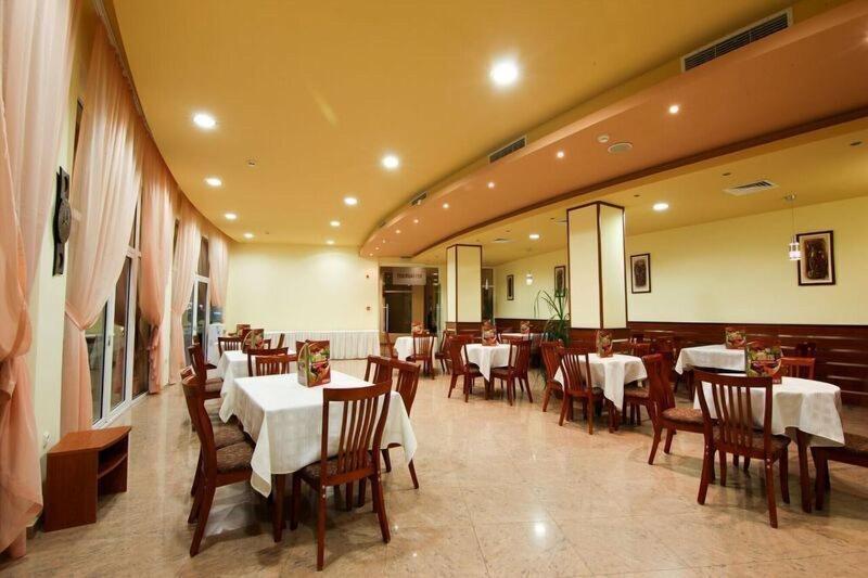 Hotel Veris image