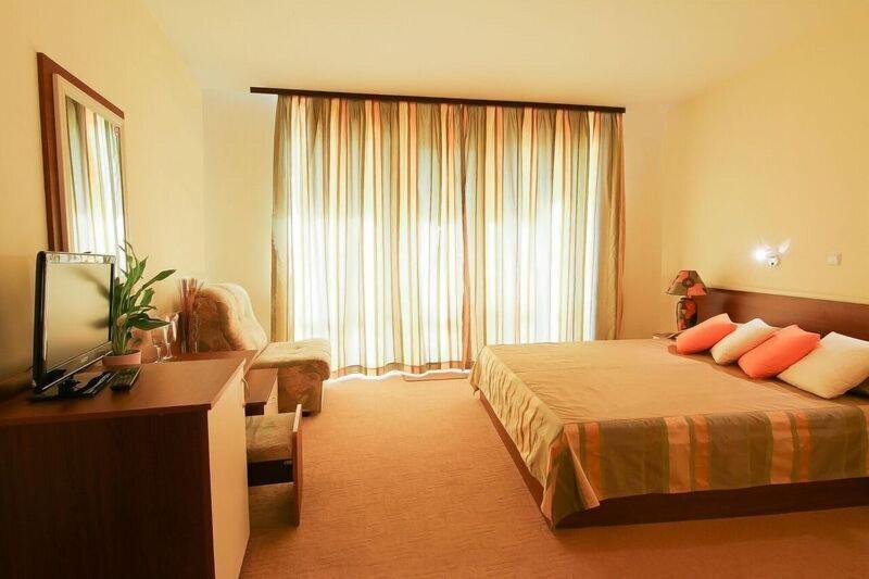 Hotel Veris image