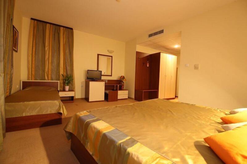 Hotel Veris image