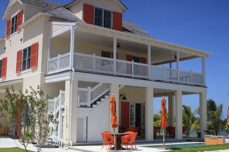 The Sandpiper Inn Cottages image