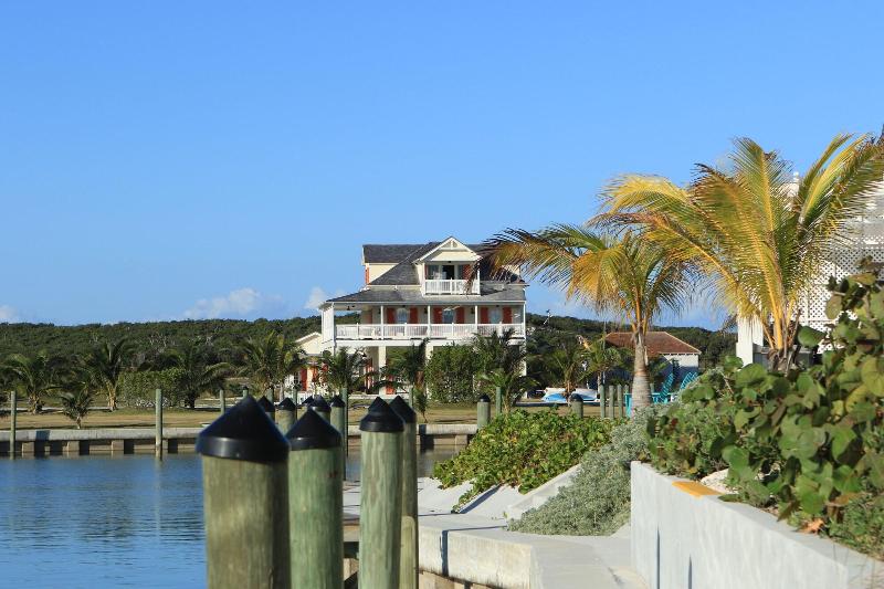 The Sandpiper Inn Cottages image