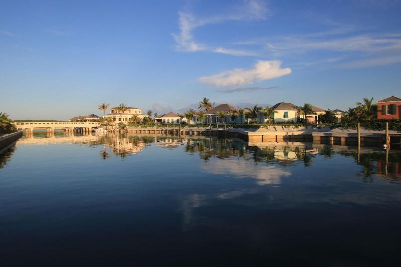 The Sandpiper Inn Cottages image