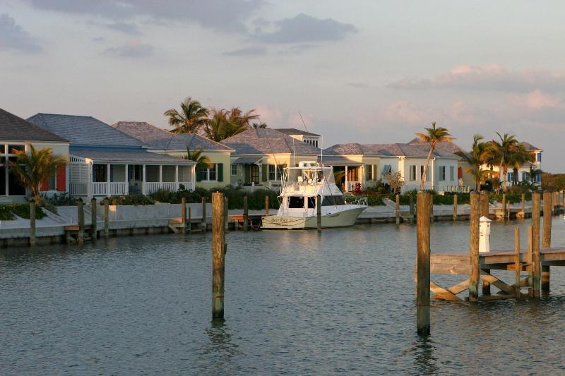 The Sandpiper Inn Cottages image