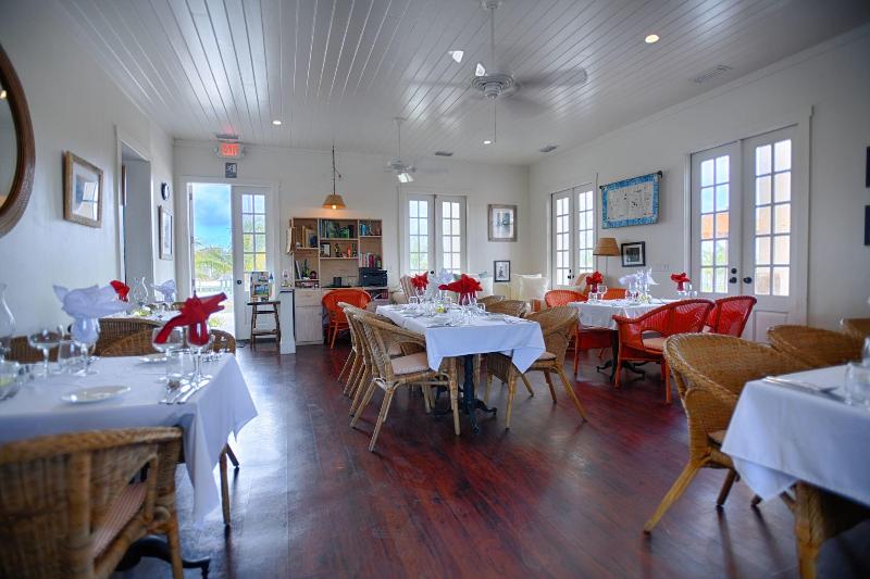 The Sandpiper Inn Cottages image