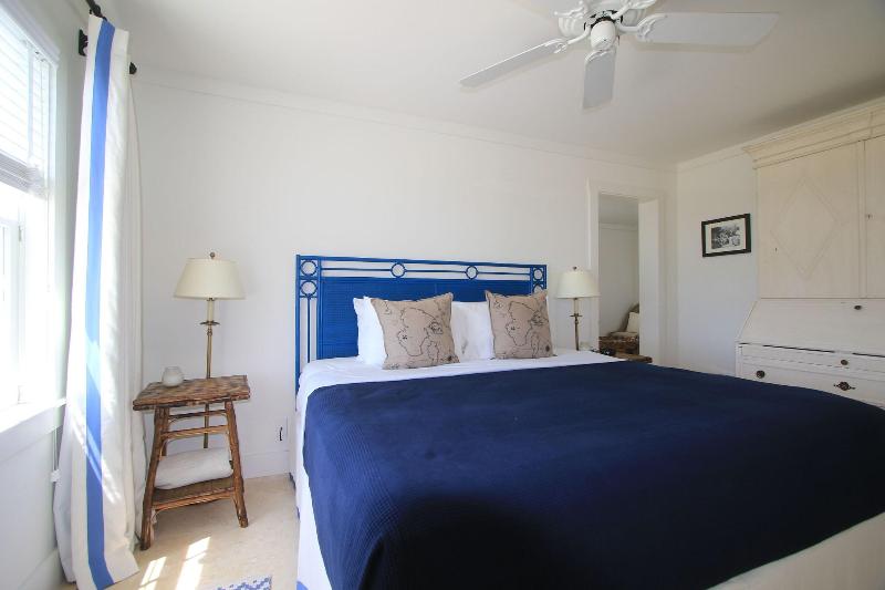The Sandpiper Inn Cottages image