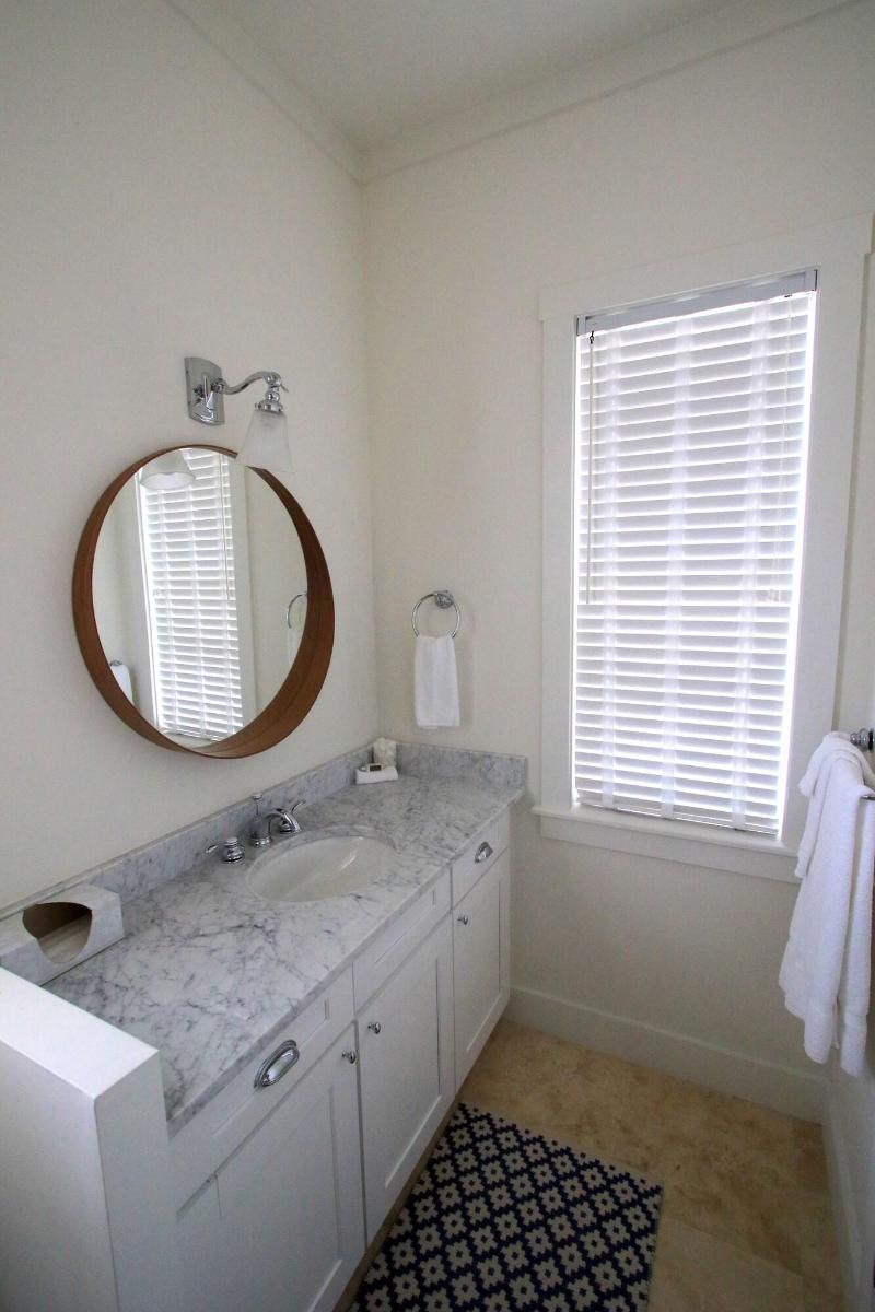 The Sandpiper Inn Cottages image
