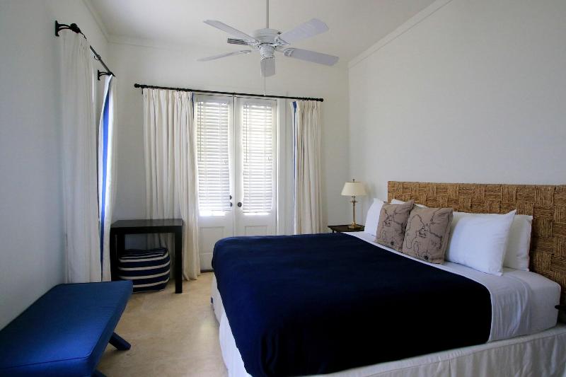 The Sandpiper Inn Cottages image