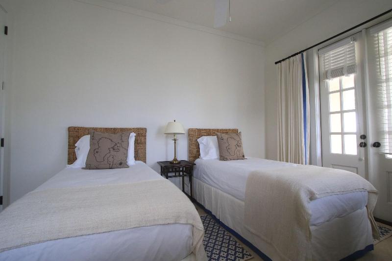 The Sandpiper Inn Cottages image