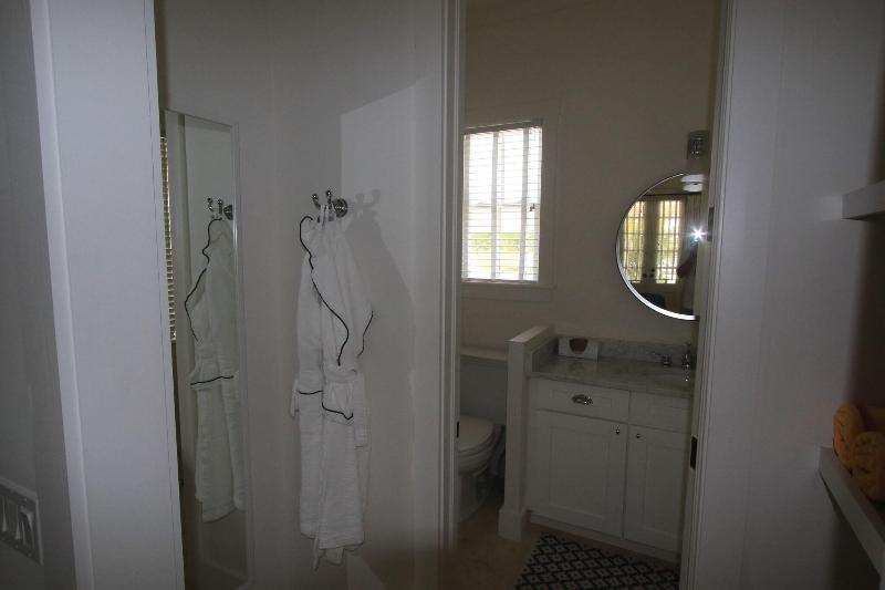 The Sandpiper Inn Cottages image