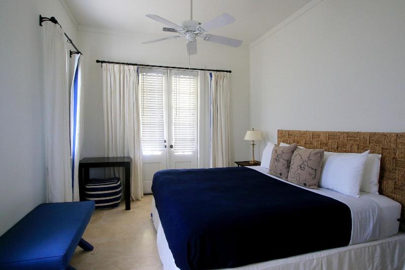 The Sandpiper Inn Cottages image