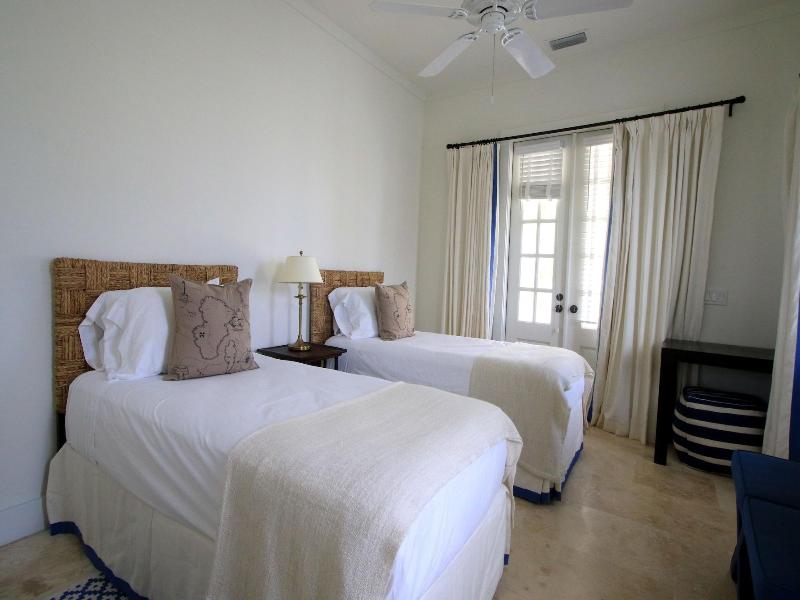 The Sandpiper Inn Cottages image