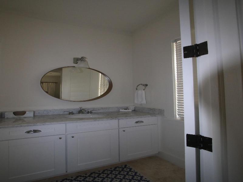 The Sandpiper Inn Cottages image