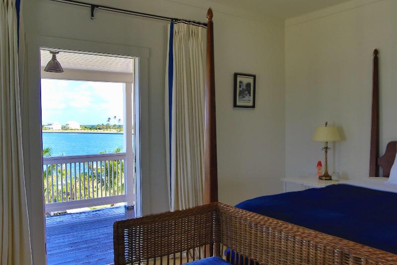 The Sandpiper Inn Cottages image